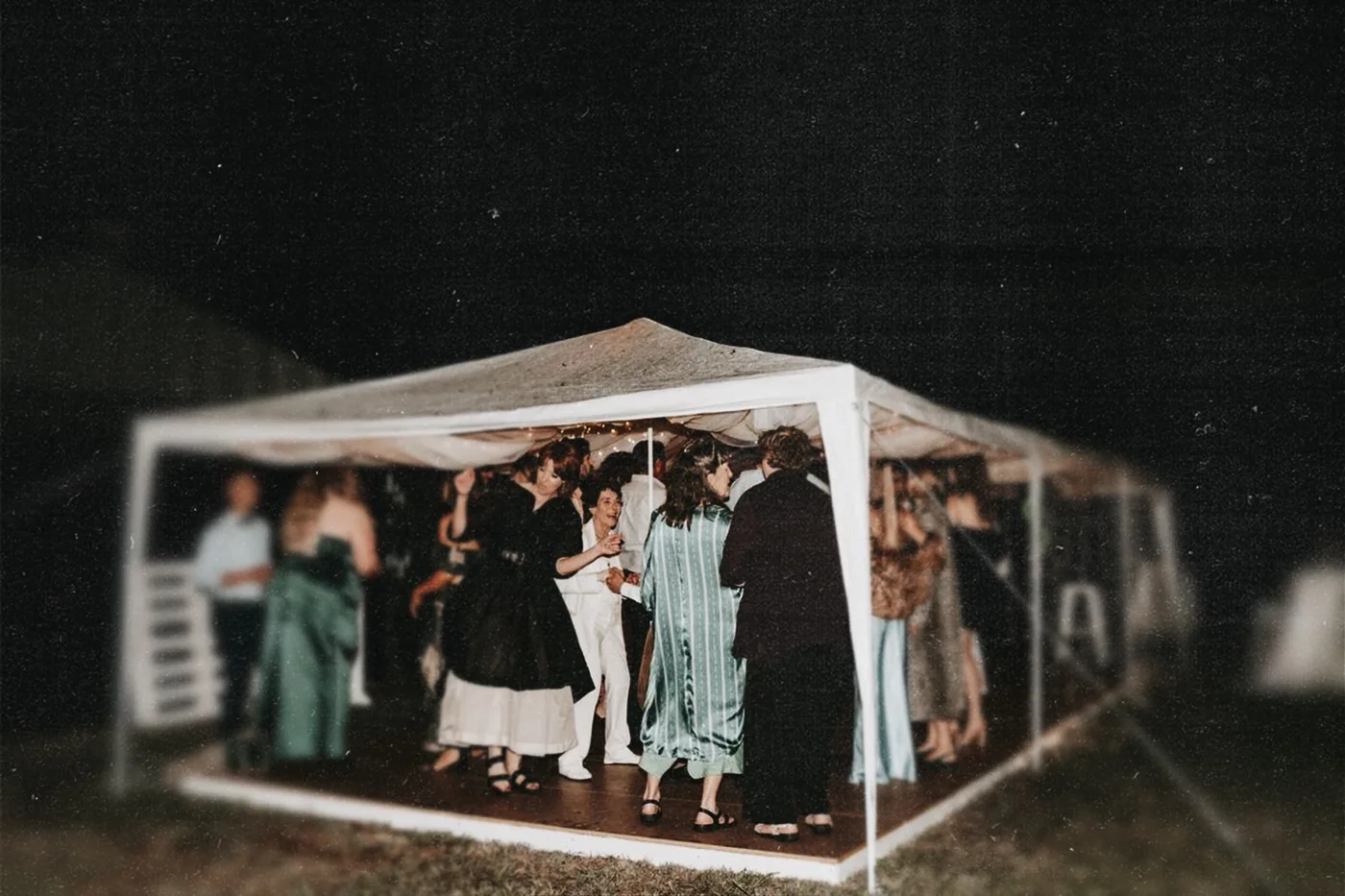 Wedding entertainment and dancefloor atmosphere