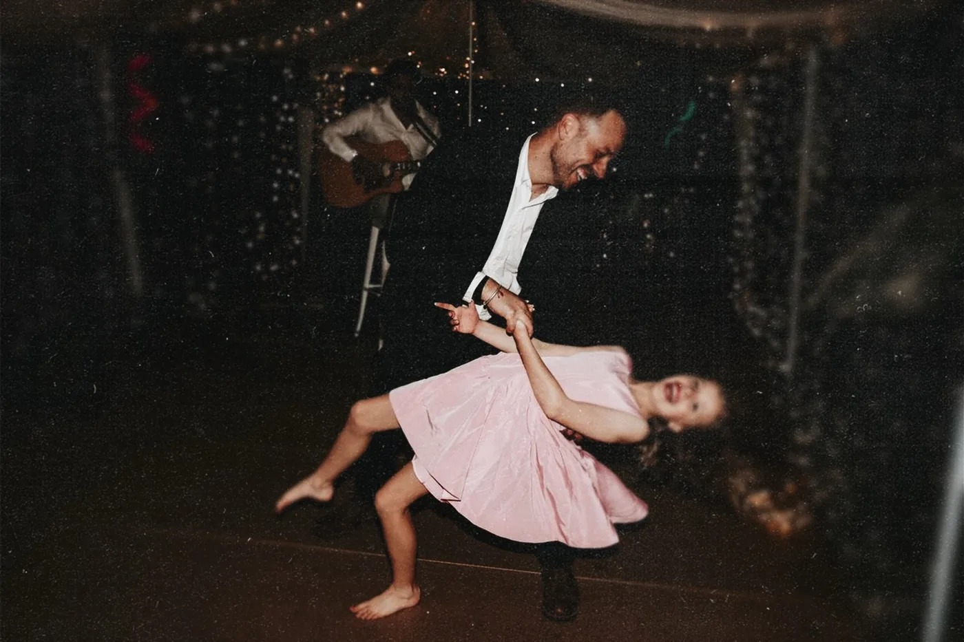 Wedding entertainment and dancefloor atmosphere